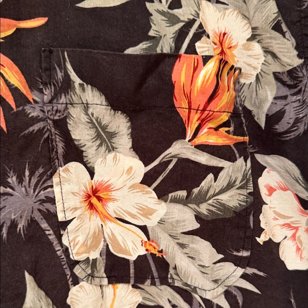 7Diamonds Tropical Floral Hawaiian Shirt Men’s Medium Black Resort Camp Collar - Picture 4 of 9